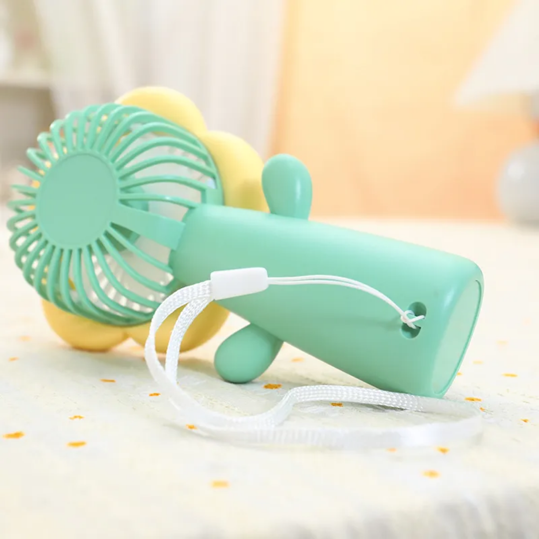 New Look Wholesome Mini Flower Table Fan