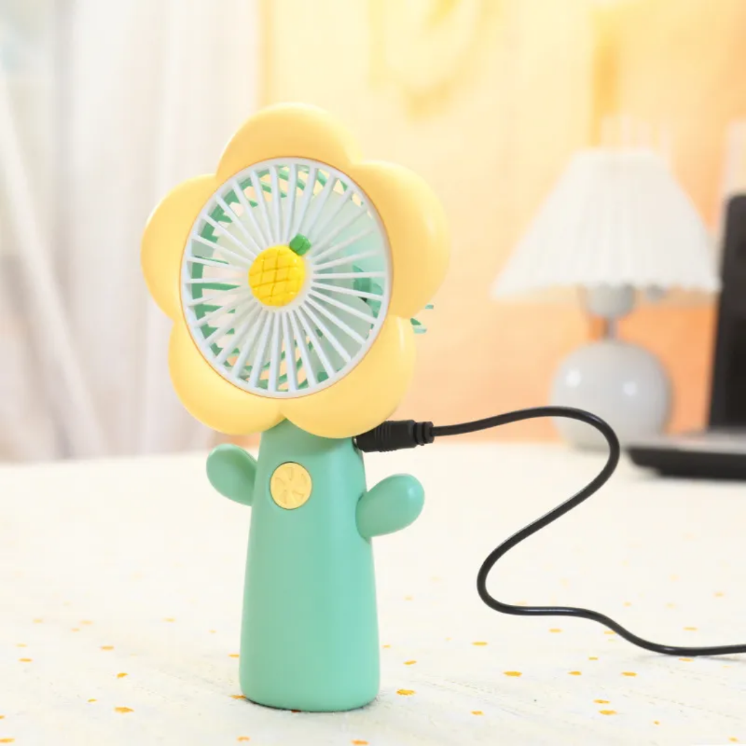New Look Wholesome Mini Flower Table Fan